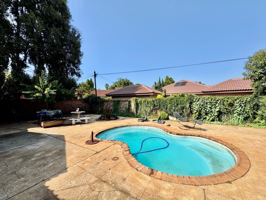 3 Bedroom Property for Sale in Mooivallei Park North West